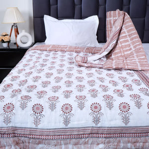 Unveiling the Comfort of India: A Guide to Jaipuri Razais and Cotton Quilts