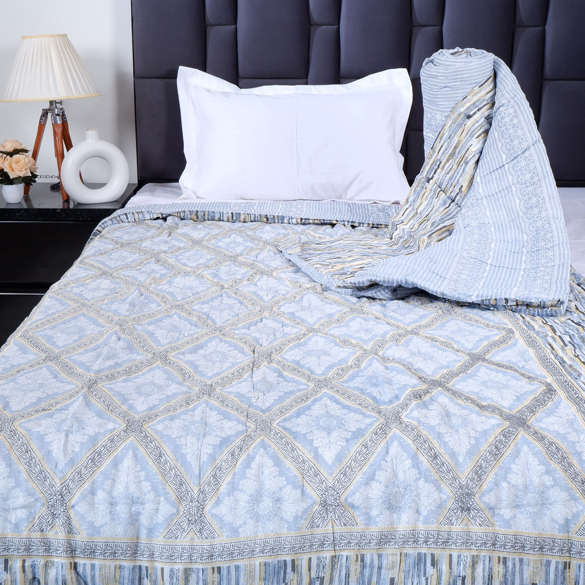Elegant The Jaipuri 100% cotton single bed quilt featuring intricate patterns and soft texture