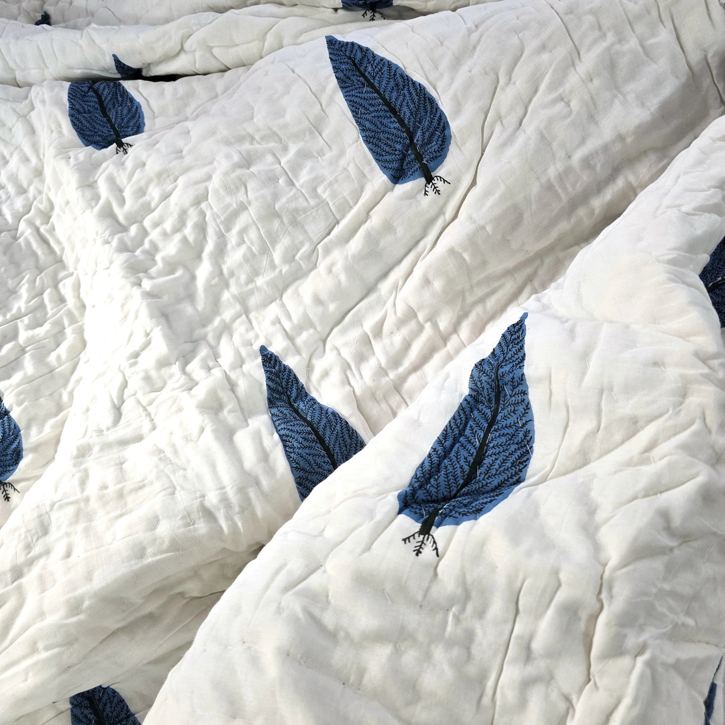 Hand Block Printed Jaipuri Cotton Quilt - Neel Patta Motif (90X108 Inches)