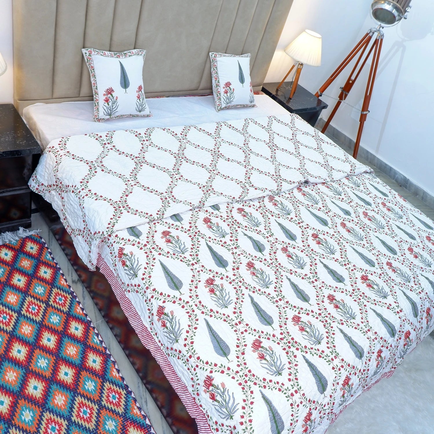 Jaipuri Quilt with Cushion Cover | 100% Pure Cotton | Block Print | Double Bed - Nikita