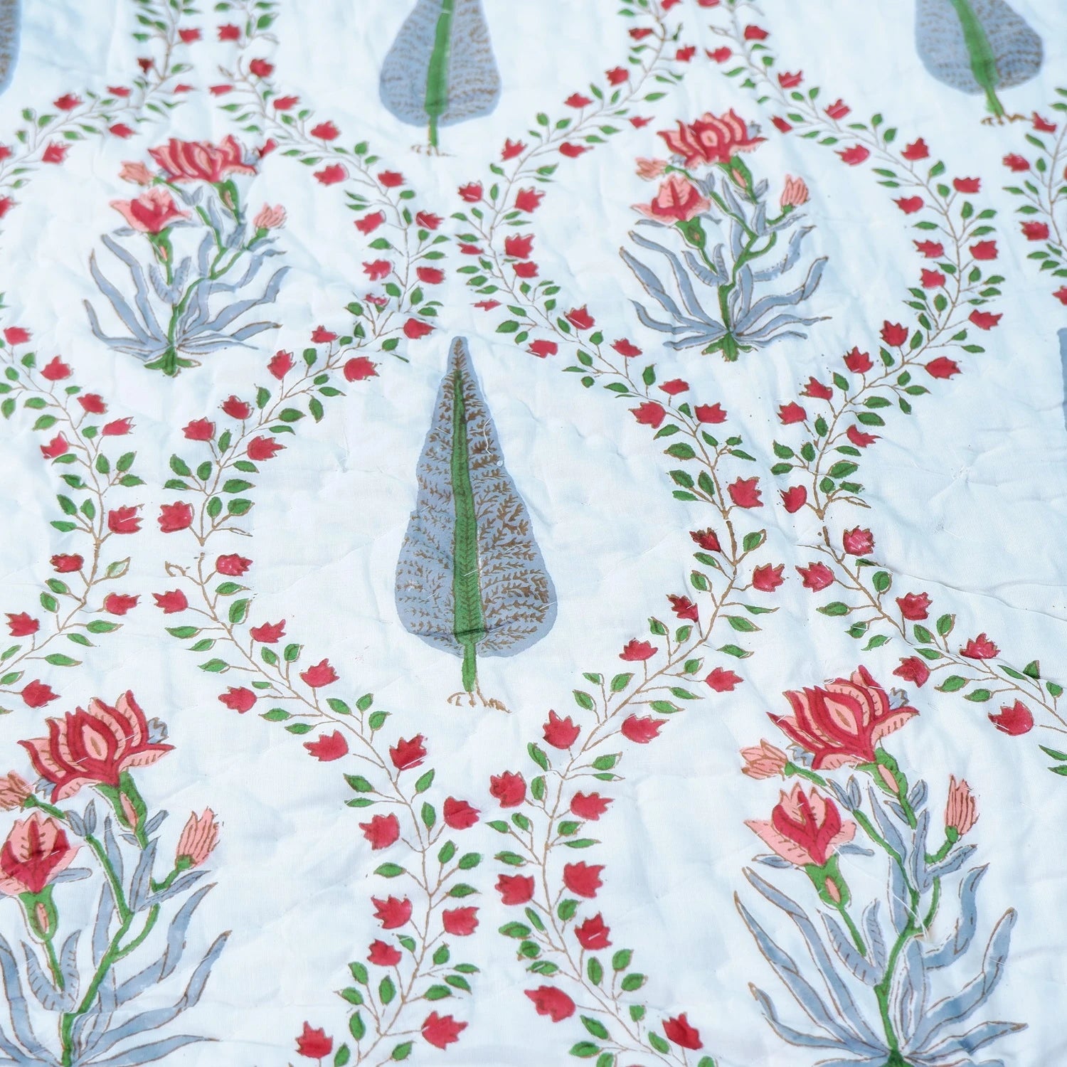 Jaipuri Quilt with Cushion Cover | 100% Pure Cotton | Block Print | Double Bed - Nikita