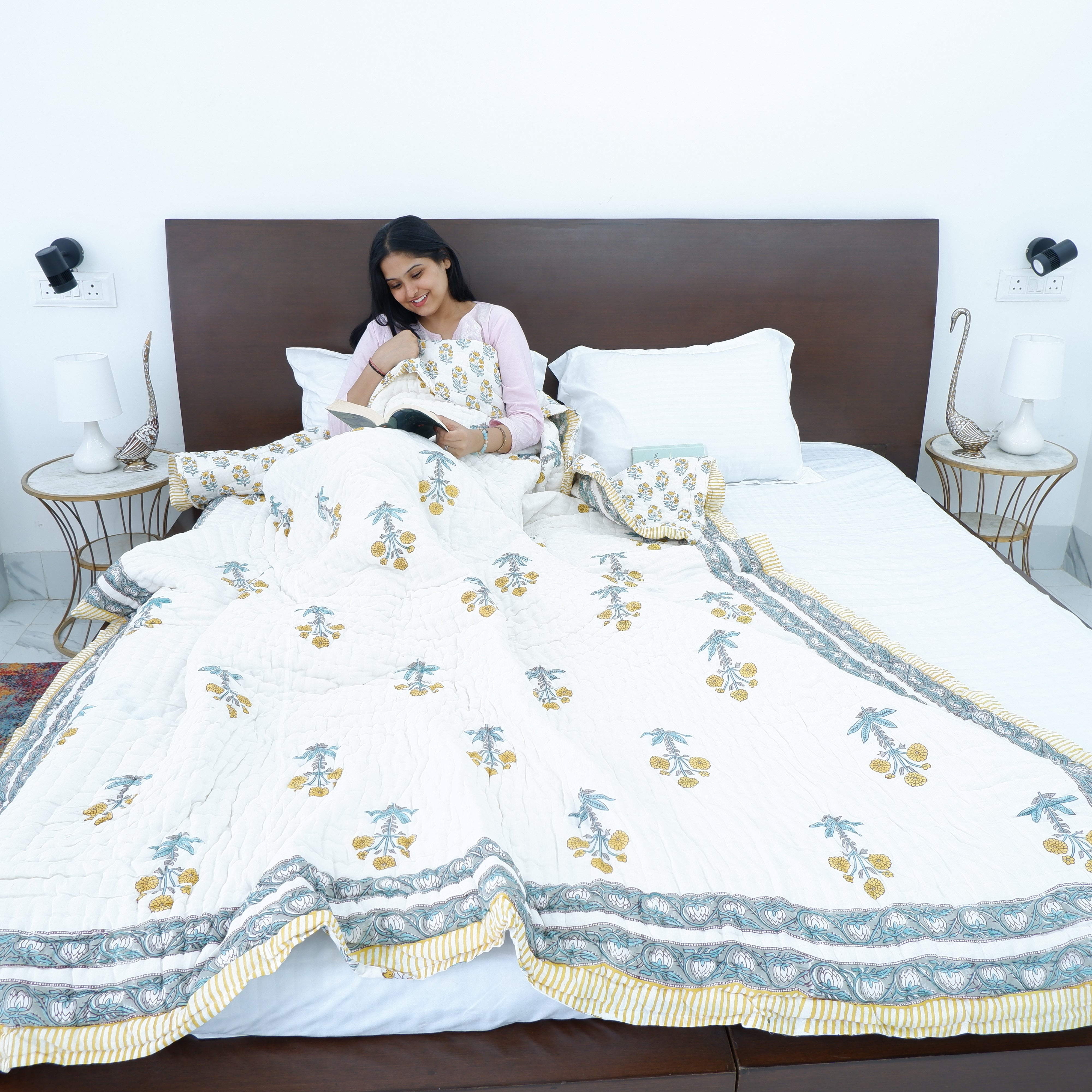 Hand Block Printed Mulmul Cotton Quilt - Kashida - Tarvik