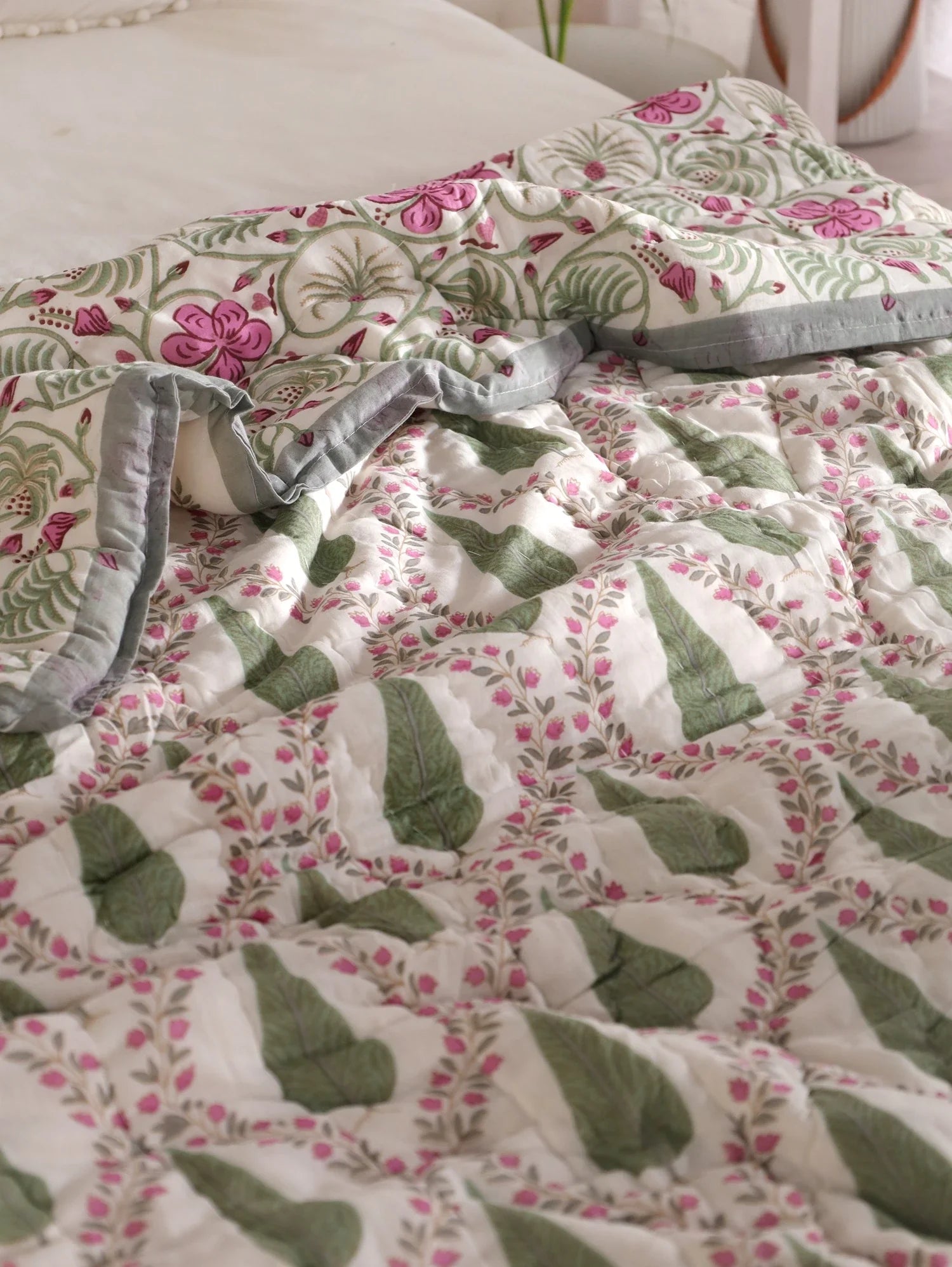 All Season Jaipuri Quilt | 100% Pure Cotton | Block Print | Single Bed - Aaru