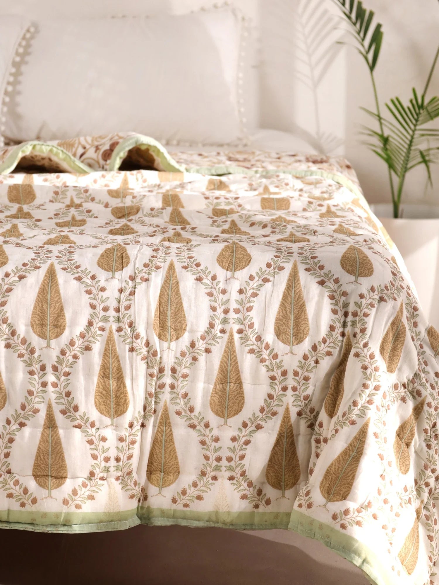All Season Jaipuri Quilt | 100% Pure Cotton | Block Print | Single Bed - Saanvi