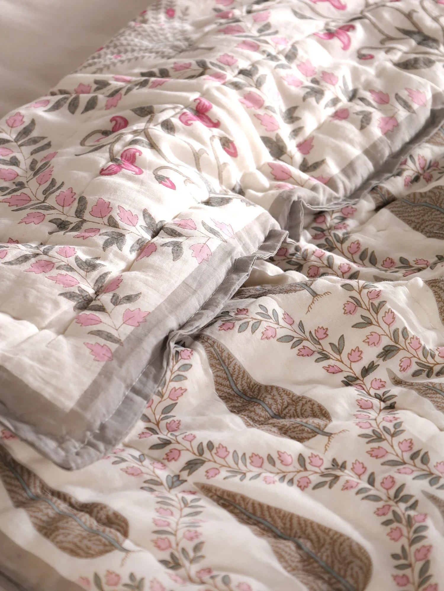 All Season Jaipuri Quilt | 100% Pure Cotton | Block Print | Single Bed - Meera