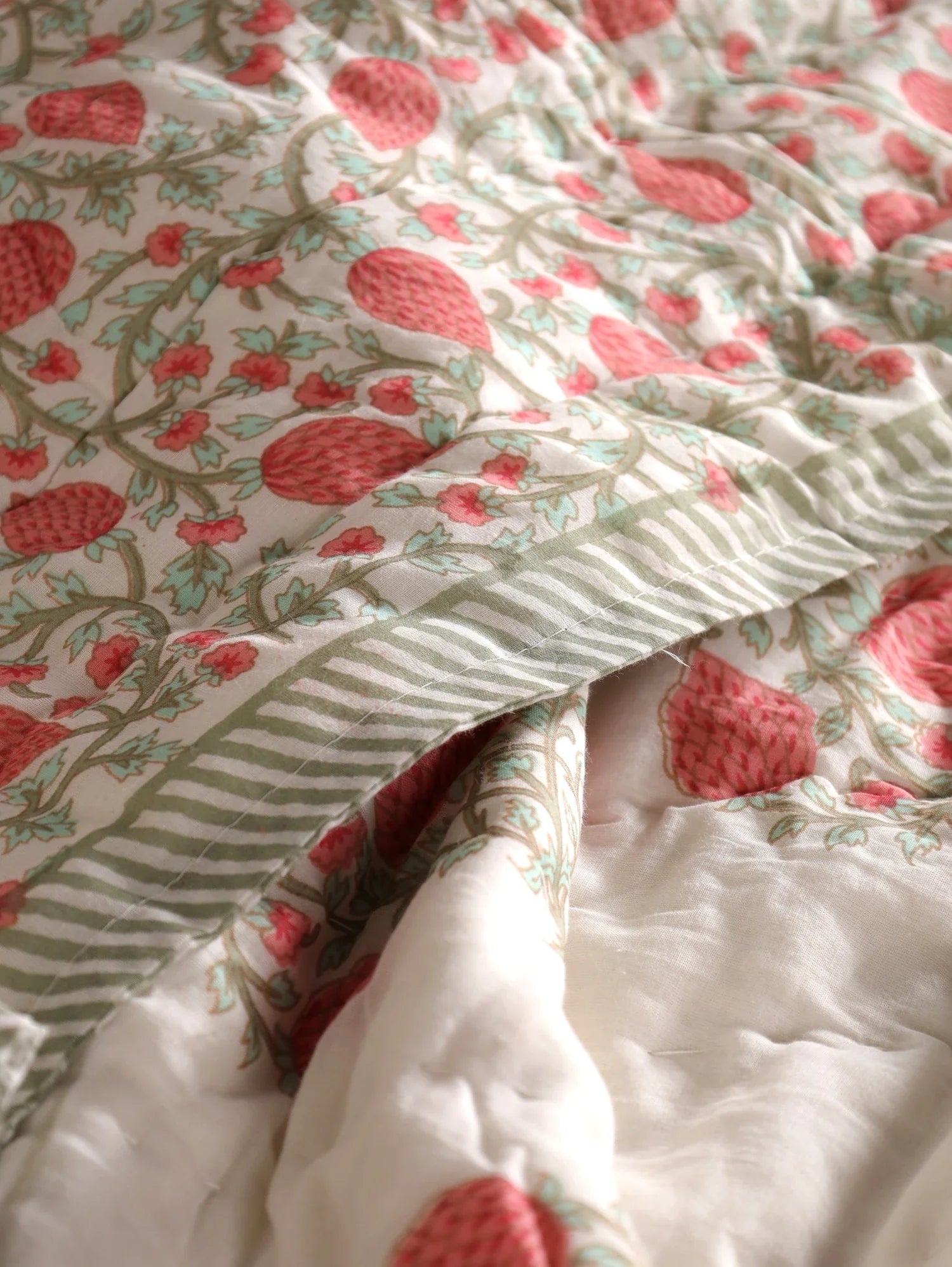 All Season Jaipuri Quilt | 100% Pure Cotton | Block Print | Single Bed - Asta