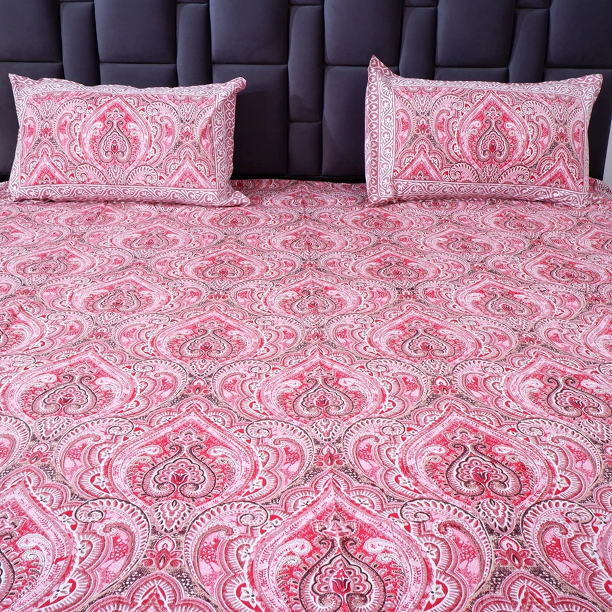 Jaipuri pure cotton bed sheet in pink with intricate paisley design and matching pillow covers