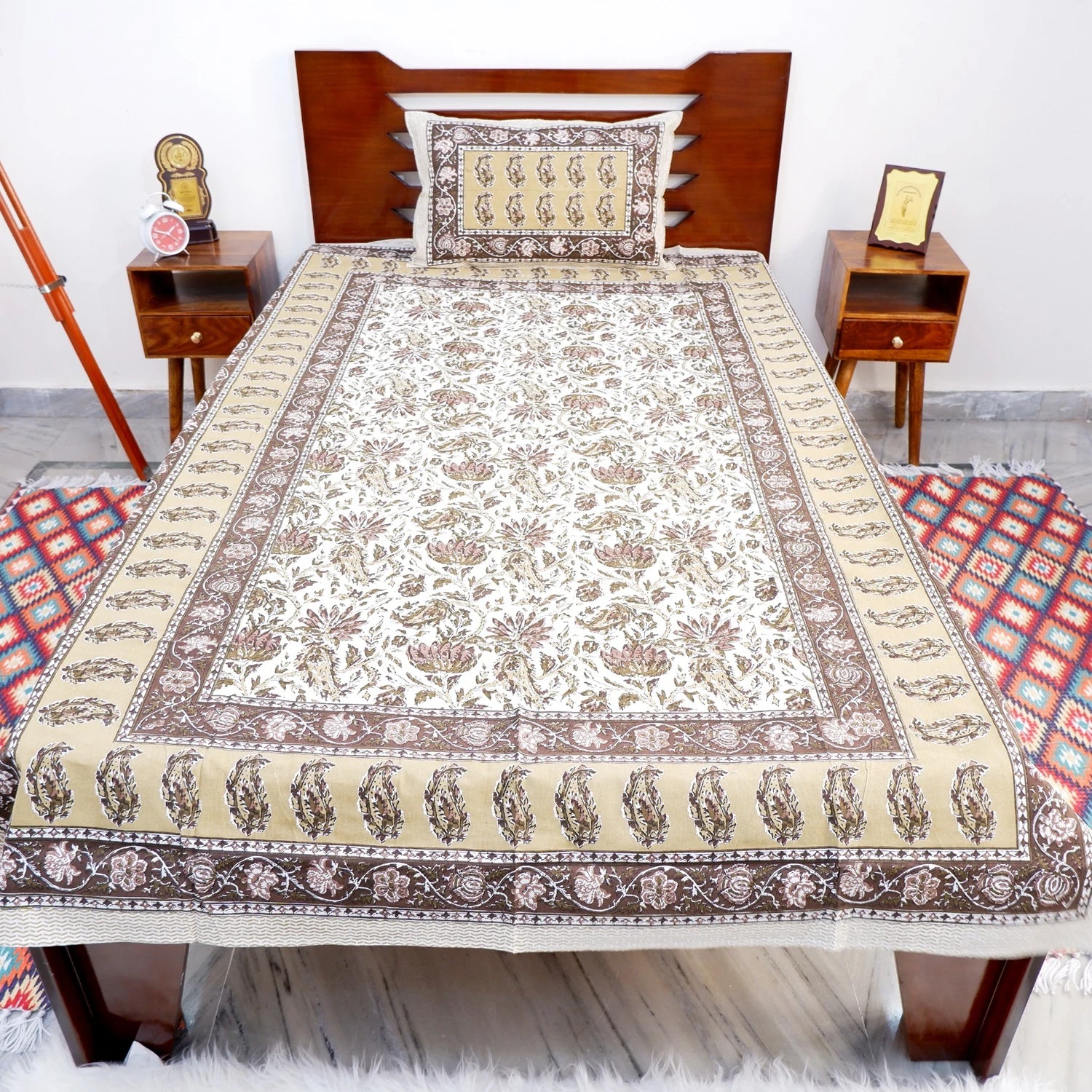 The Jaipuri pure cotton bed sheet online with intricate floral design and matching pillow cover for a classic look